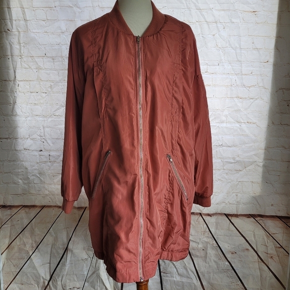 Parvenue Jackets & Blazers - NWOT Parvenue Long Pink Bomber Jacket Sz M
